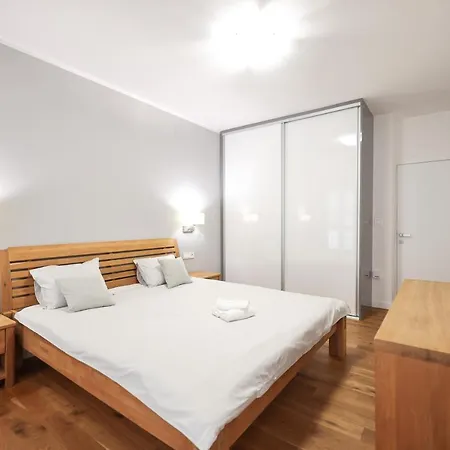 Sunset Boutiqe Old Town Apartment *